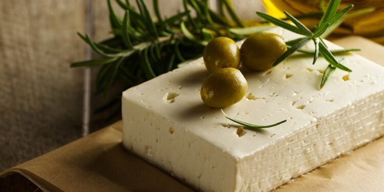 Φέτα… από χρυσάφι: Έρχεται νέα αύξηση τιμών σε γαλακτοκομικά και κρέας λόγω της ευλογιάς