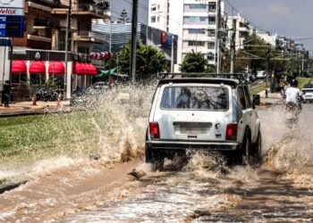 Καλοκαίρι… τέλος! Έρχεται κακοκαιρία με βροχές στα τέλη της εβδομάδας