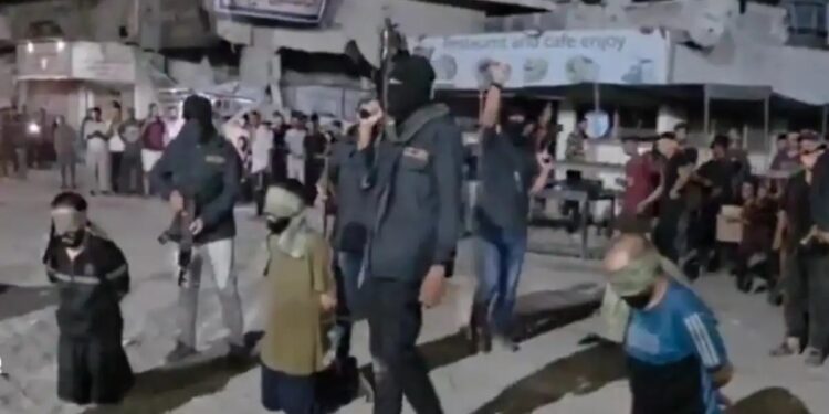 Η Χαμάς εκτέλεσε έξω από νοσοκομείο 3 Παλαιστίνιους, κατηγορώντας τους για συνεργασία με το Ισραήλ – Δείτε βίντεο