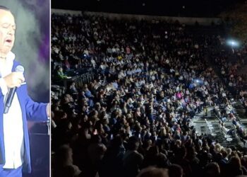 Μαγική βραδιά με τον Γιάννη Πάριο στην Έδεσσα – Το κόκκινο τριαντάφυλλο και η συγκίνηση του καλλιτέχνη