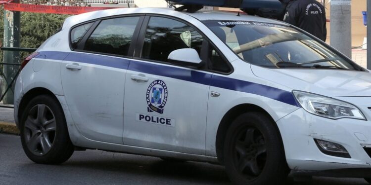 Αλμωπία: Τσάκωσαν τρεις Βούλγαρους την ώρα που περίμεναν να πάρουν 50.000 ευρώ από 85χρονο για δήθεν χειρουργείο της εγγονής του