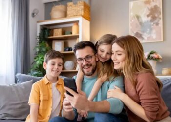 Πακέτο ΔΕΘ: Στα 1,7 δισ. ευρώ ο λογαριασμός των νέων μόνιμων μέτρων στήριξης – Οικογένειες με παιδιά και ένστολοι οι κερδισμένοι