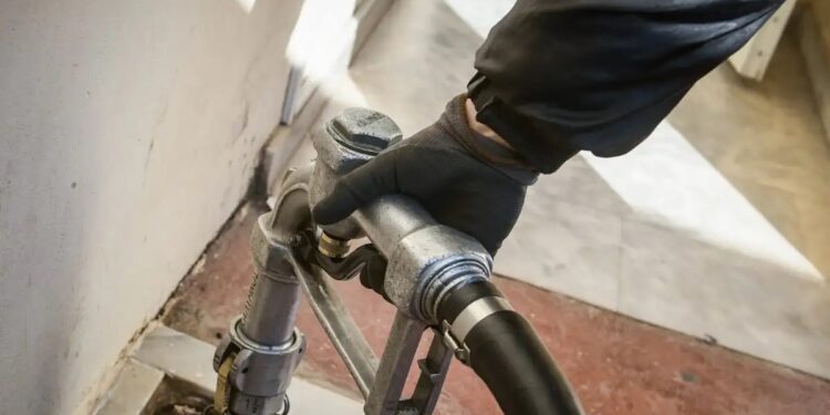 Πετρέλαιο θέρμανσης: Ξεκινά σήμερα η διάθεση του – Από 1 ευρώ η τιμή ανά λίτρο