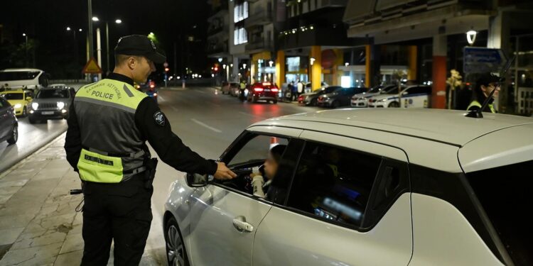 Τα μηνύματα στο Viber που προειδοποιούσαν για τα μπλόκα της Τροχαίας: «Προσοχή, κόβουν κ…»
