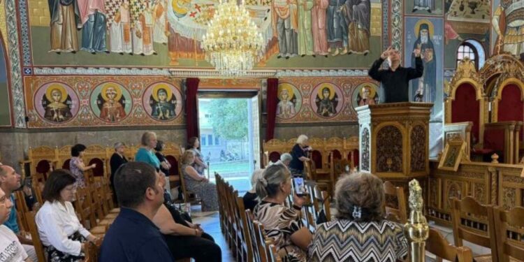 Για πρώτη φορά στην Ελλάδα: Θεία Λειτουργία στη Νοηματική Γλώσσα σε εκκλησία