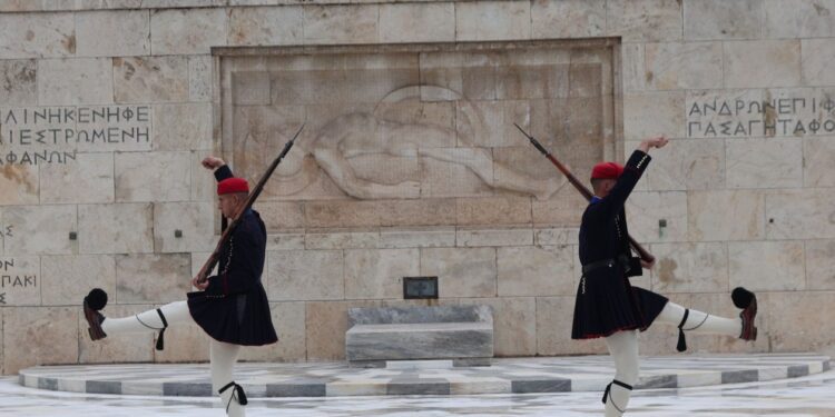 Άγνωστος Στρατιώτης: Τέλος από σήμερα οι καταλήψεις και οι συναθροίσεις – Πρόστιμα έως και €40.000