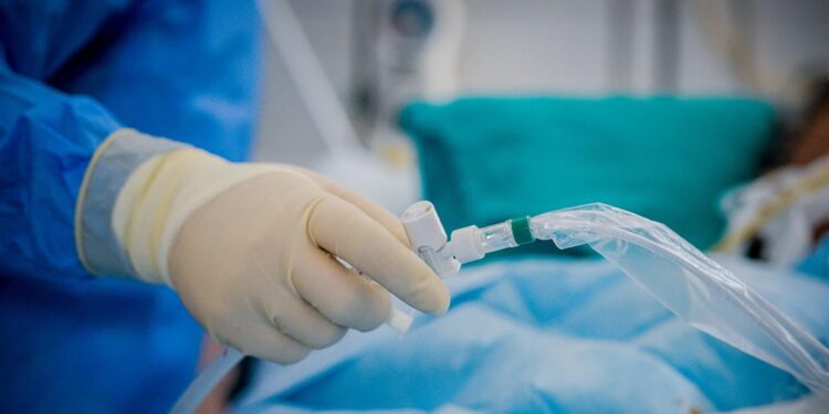 15χρονος έπαθε καρδιακή ανακοπή σε γυμναστήριο και νοσηλεύεται διασωληνωμένος στη ΜΕΘ