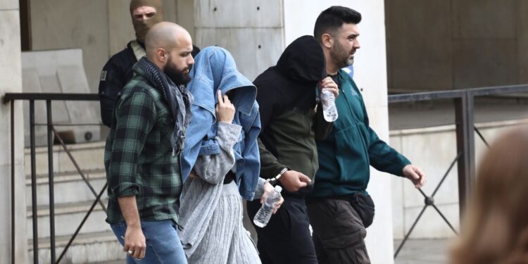 Ελεύθεροι με όρους οι 11 από τους συλληφθέντες – Την Κυριακή απολογούνται τα αρχηγικά μέλη από τα Γιαννιτσά