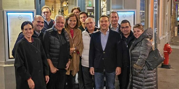 Η Ντόρα Μπακογιάννη ανέβασε φωτογραφία μαζί με τον Αλέξη Τσίπρα: «Μας χαρακτήρισαν ως μία από τις καλύτερες ομάδες»