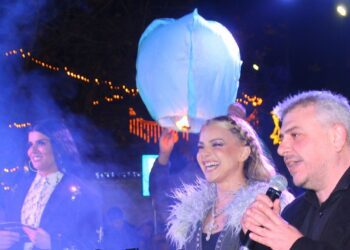 Χριστούγεννα στην Αλμωπία: Ο φαντασμαγορικός στολισμός, η μεγάλη συναυλία στην Αριδαία και το Χριστουγεννιάτικο Χωριό στα Λουτρά