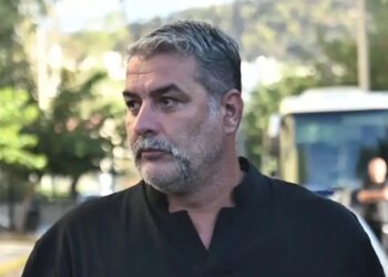 Βασίλης Μπισμπίκης: Ζήτησε συγγνώμη και πήγε γλυκά σε όσους υπέστησαν ζημιές από το τροχαίο που προκάλεσε