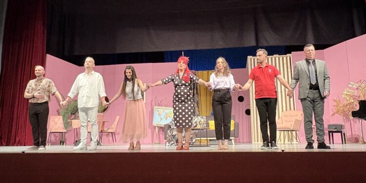 «Απόψε τρώμε στης Ιοκάστης» – Μια παράσταση που εντυπωσίασε το κοινό των Γιαννιτσών