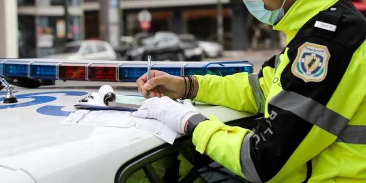 Σαρώνουν τα μπλόκα της Τροχαίας – Με αφαίρεση διπλώματος και πρόστιμο έως 2.000 ευρώ τιμωρήθηκαν πολλοί οδηγοί μέσα σε μία εβδομάδα