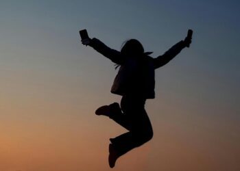 Γυρίζουν σελίδα: Τα 4 ζώδια που ο Οκτώβριος θα τα μεταμορφώσει