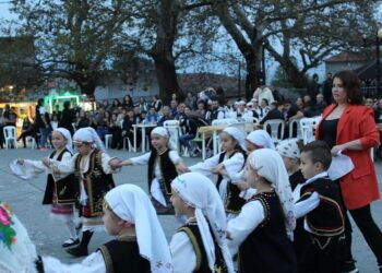 Παραδοσιακό πανηγύρι στους Προμάχους: Η πλατεία του χωριού γεμίζει ξανά με μουσική, χορό και παράδοση