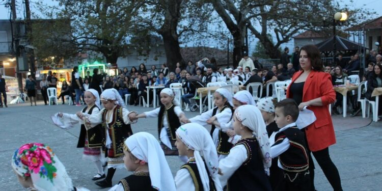 Παραδοσιακό πανηγύρι στους Προμάχους: Η πλατεία του χωριού γεμίζει ξανά με μουσική, χορό και παράδοση