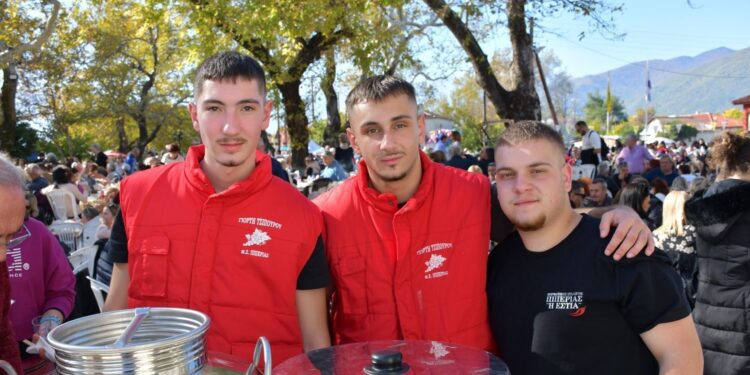 Θριαμβευτική επιτυχία για την 16η Γιορτή Τσίπουρου στην πλατεία της Πιπεριάς Αλμωπίας