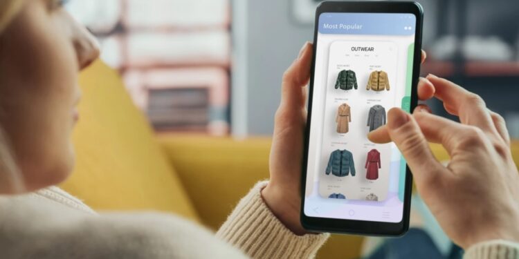 Όσα αλλάζουν για e-shops και καταναλωτές με το κλείσιμο του «παραθύρου» για τα αφορολόγητα μικροδέματα από τις αρχές του 2026