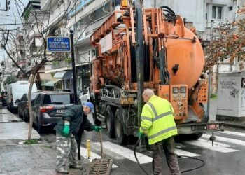 Εντατικός καθαρισμός των φρεατίων απορροής ομβρίων στον Δήμο Πέλλας