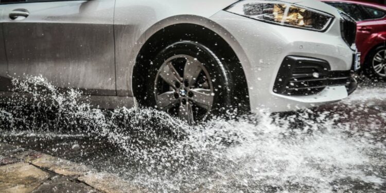 Ισχυρές βροχές και καταιγίδες φέρνει η κακοκαιρία Adel – Έκτακτο δελτίο επικίνδυνων καιρικών φαινομένων