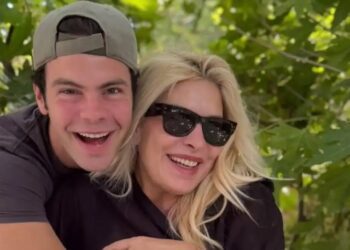 Ελένη Μενεγάκη: Οι ευχές για τα γενέθλια του γιου της και οι σπάνιες πόζες από το παρελθόν