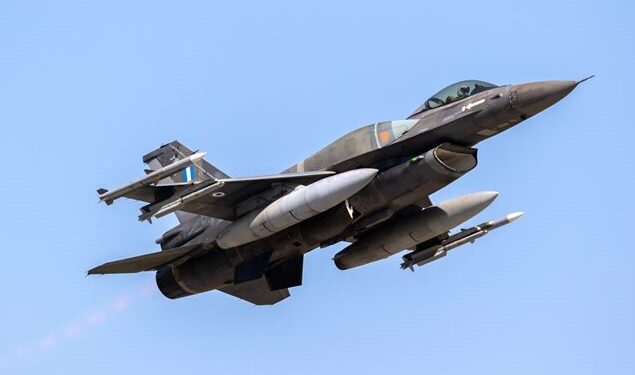 Γιαννιτσά: Χαμηλή πτήση F16 πάνω από την πλατεία Γκόνου Γιώτα