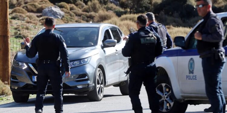 Βορίζια: Παραδόθηκαν οι τρεις καταζητούμενοι για το μακελειό