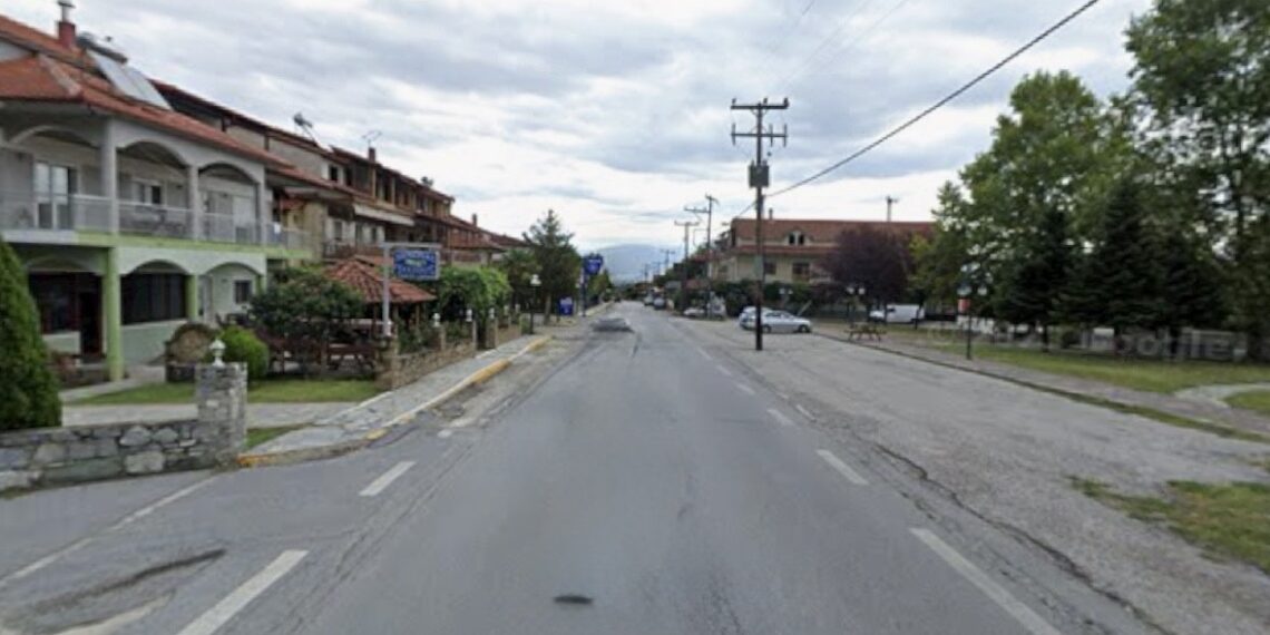 Επικίνδυνος ο κεντρικός δρόμος στο Λουτράκι Αλμωπίας – Κίνδυνος για κατοίκους και επισκέπτες