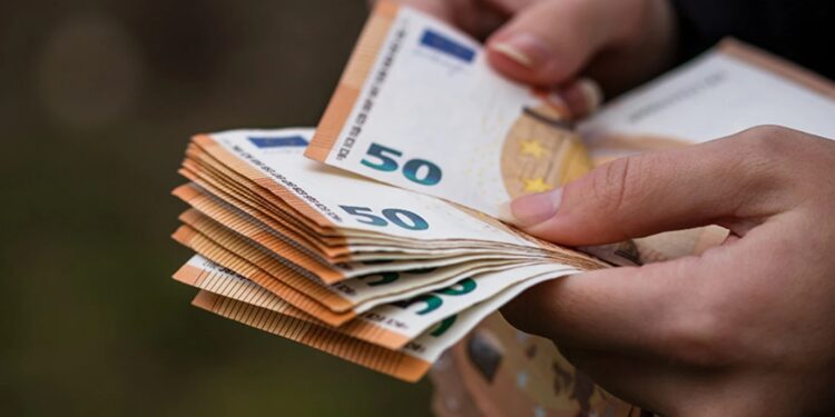 Τέσσερα μέτρα «ανάσα» για 2,6 εκατ. συνταξιούχους – Ποιοι και πότε θα δουν αυξήσεις