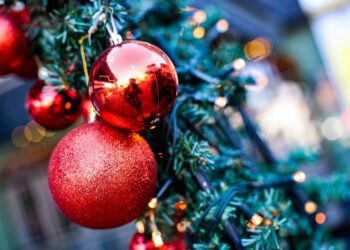 Το εορταστικό ωράριο των καταστημάτων της Σκύδρας – Ποιες Κυριακές θα είναι ανοιχτά τα μαγαζιά