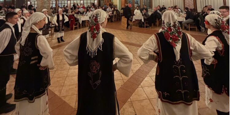 Επιτυχημένος ο ετήσιος χορός του Μ.Χ. Συλλόγου Προμάχων