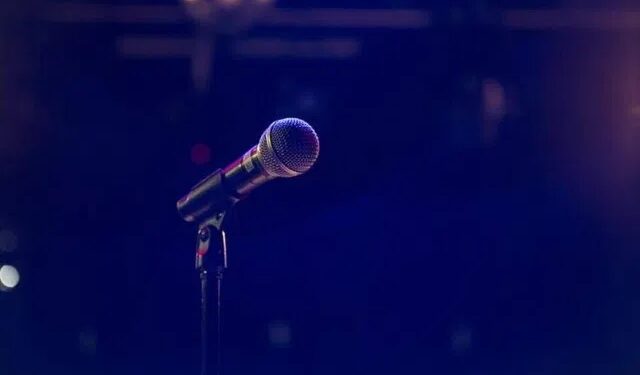 Καταγγελία που σοκάρει για πολύ γνωστό τραγουδιστή