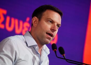 Ο Κασσελάκης συγκαλεί έκτακτο συνέδριο – Ανοιχτό το ενδεχόμενο αναστολής του Κινήματος Δημοκρατίας