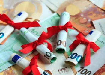 Δώρο Χριστουγέννων: Πότε ξεκίνα η πληρωμή του – Online υπολογισμός