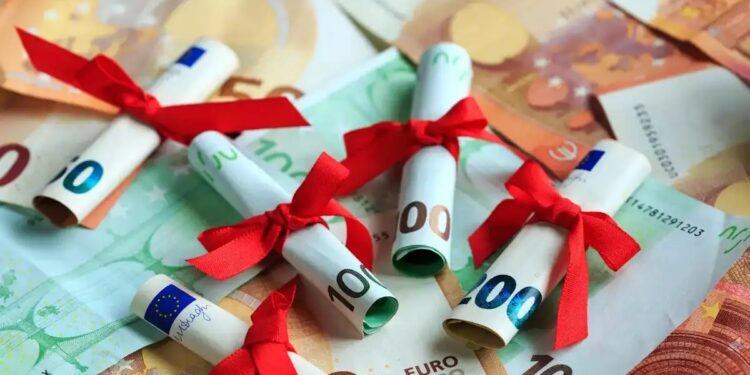 Δώρο Χριστουγέννων: Πότε ξεκίνα η πληρωμή του – Online υπολογισμός