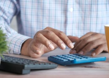 Ελεύθεροι επαγγελματίες: Οι κερδισμένοι και οι χαμένοι για το 2026 – Οι παγίδες και οι εξαιρέσεις