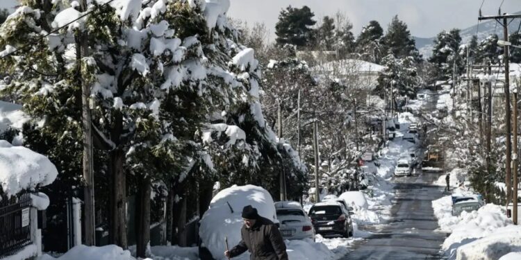Καταιγίδες και κρύο θα πλήξουν τη χώρα έως τα Χριστούγεννα – Στα ορεινά θα πέσουν τα πρώτα πυκνά χιόνια