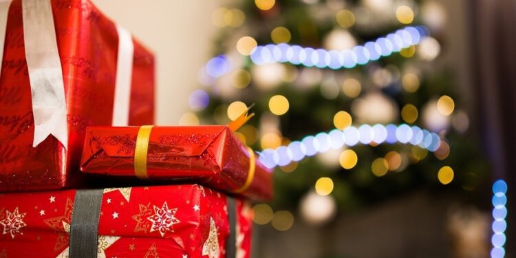 Αντίστροφη μέτρηση για τα Χριστούγεννα: Ανοιχτά σήμερα τα καταστήματα – Το εορταστικό ωράριο