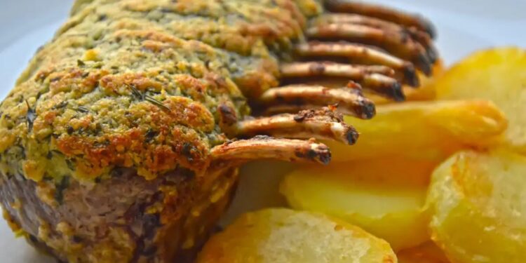 Γιορτινή συνταγή για κατσικάκι φούρνου με κρούστα γιαουρτιού