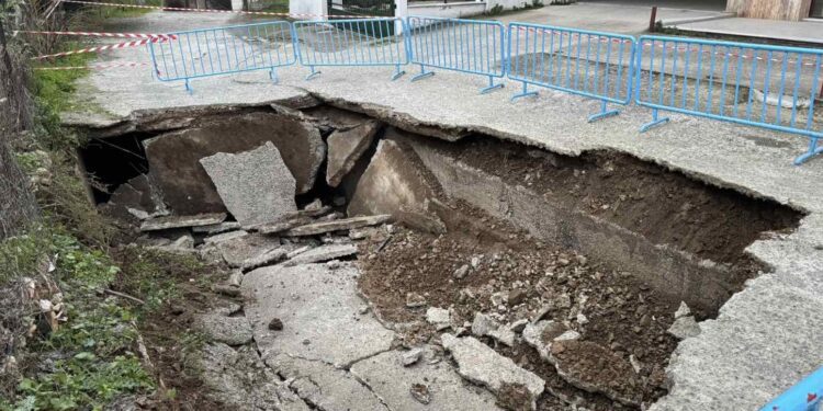 Κατάρρευση πλάκας σε πλακοσκεπή χείμαρρο στα Γιαννιτσά – Άμεση κινητοποίηση του Δήμου Πέλλας