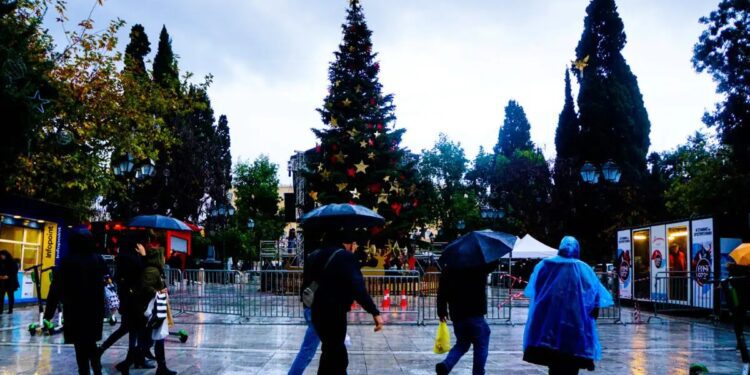 Καταιγίδες και βροχές από το απόγευμα μέχρι τα Χριστούγεννα – Χιόνια θα «ντύσουν» τη βόρεια Ελλάδα