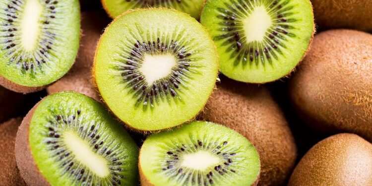 Ακτινίδια από χρυσάφι – Πώς εκτοξεύεται η τιμή τους από το χωράφι στο ράφι των μανάβικων και των σούπερ μάρκετ