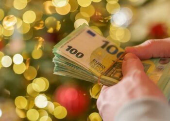 Κλήρωσε η χριστουγεννιάτικη φορολοταρία – Δείτε αν κερδίσατε 100.000 ευρώ