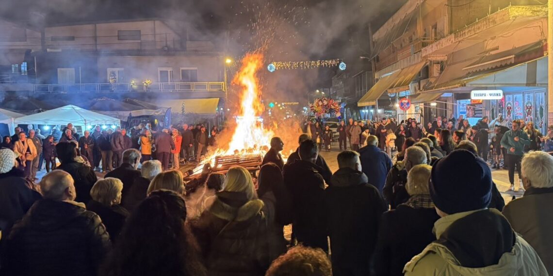 Άναψε η γιορτινή φωτιά στην Κρύα Βρύση