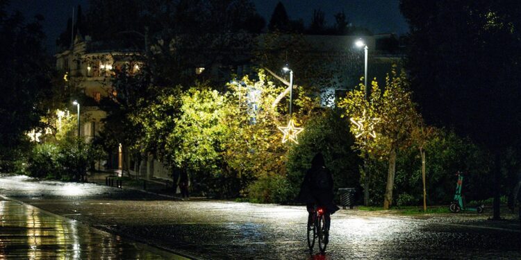 Χριστουγεννιάτικο έκτακτο δελτίο επιδείνωσης του καιρού από την ΕΜΥ – Οι περιοχές με ισχυρές βροχές και καταιγίδες