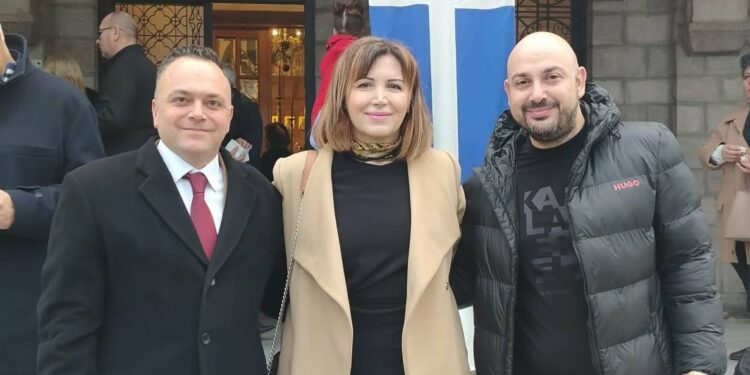 Με αγάπη και κατάνυξη τα Χριστούγεννα στην Σκύδρα – Η Δήμαρχος Κ. Ιγνατιάδου στην Χριστουγεννιάτικη λειτουργία