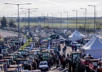 18 μπλόκα αγροτών ανοίγουν τον δρόμο του διαλόγου και ζητούν συνάντηση με την κυβέρνηση