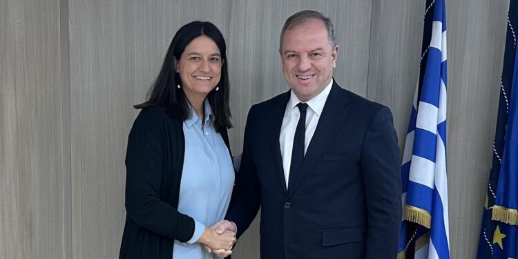 Συνάντηση του Δ. Σταμενίτη με την Υπουργό Εργασίας Ν. Κεραμέως