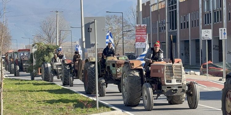 Πρωτοφανής κινητοποίηση των αγροτών στην Αριδαία – Τα τρακτέρ βγήκαν στους δρόμους