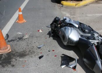 Θανατηφόρο τροχαίο με θύμα 23χρονο οδηγό – Η μηχανή του «καρφώθηκε» στις μπάρες